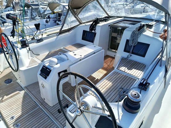 Jeanneau Sun Odyssey 410 | Black Star 2