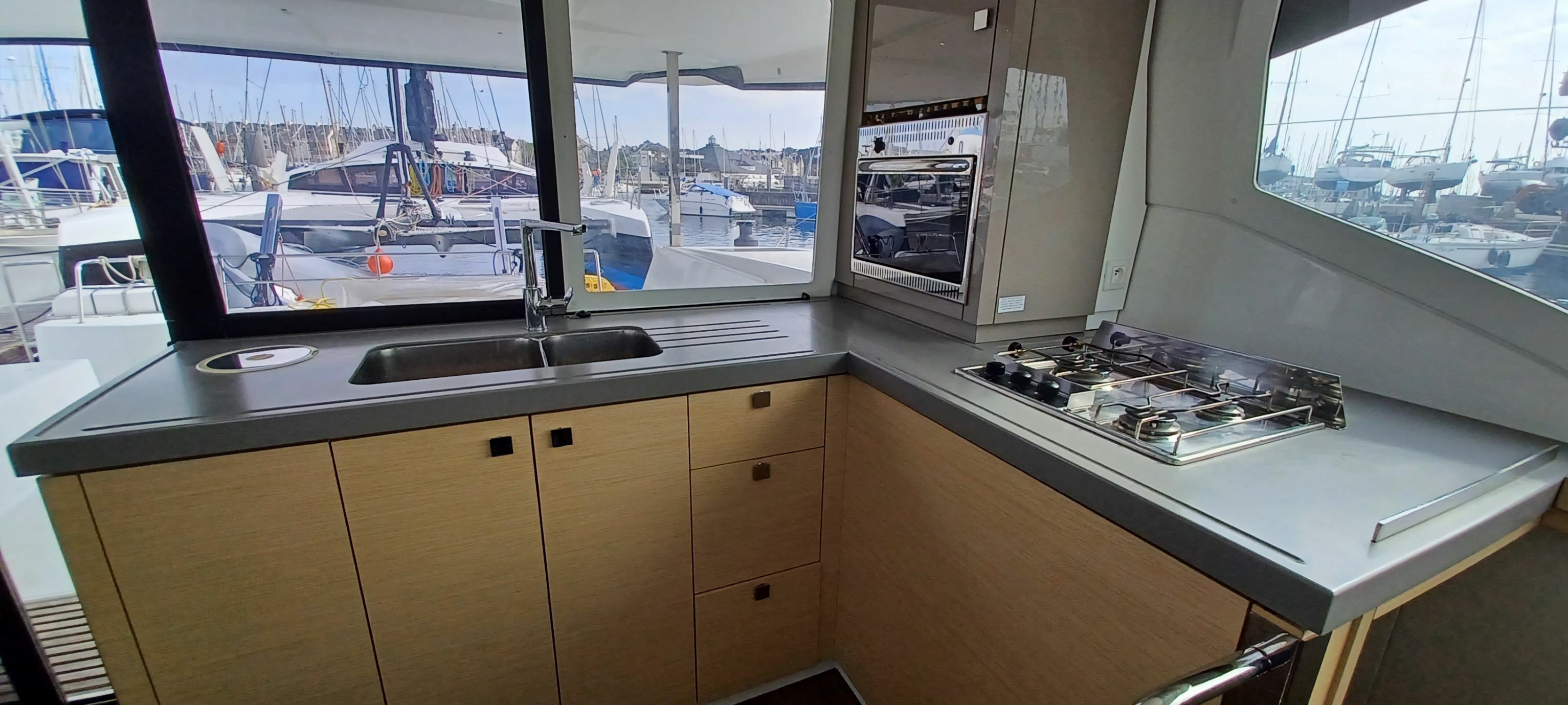 Fountaine Pajot Lucia 40 | Be Happy