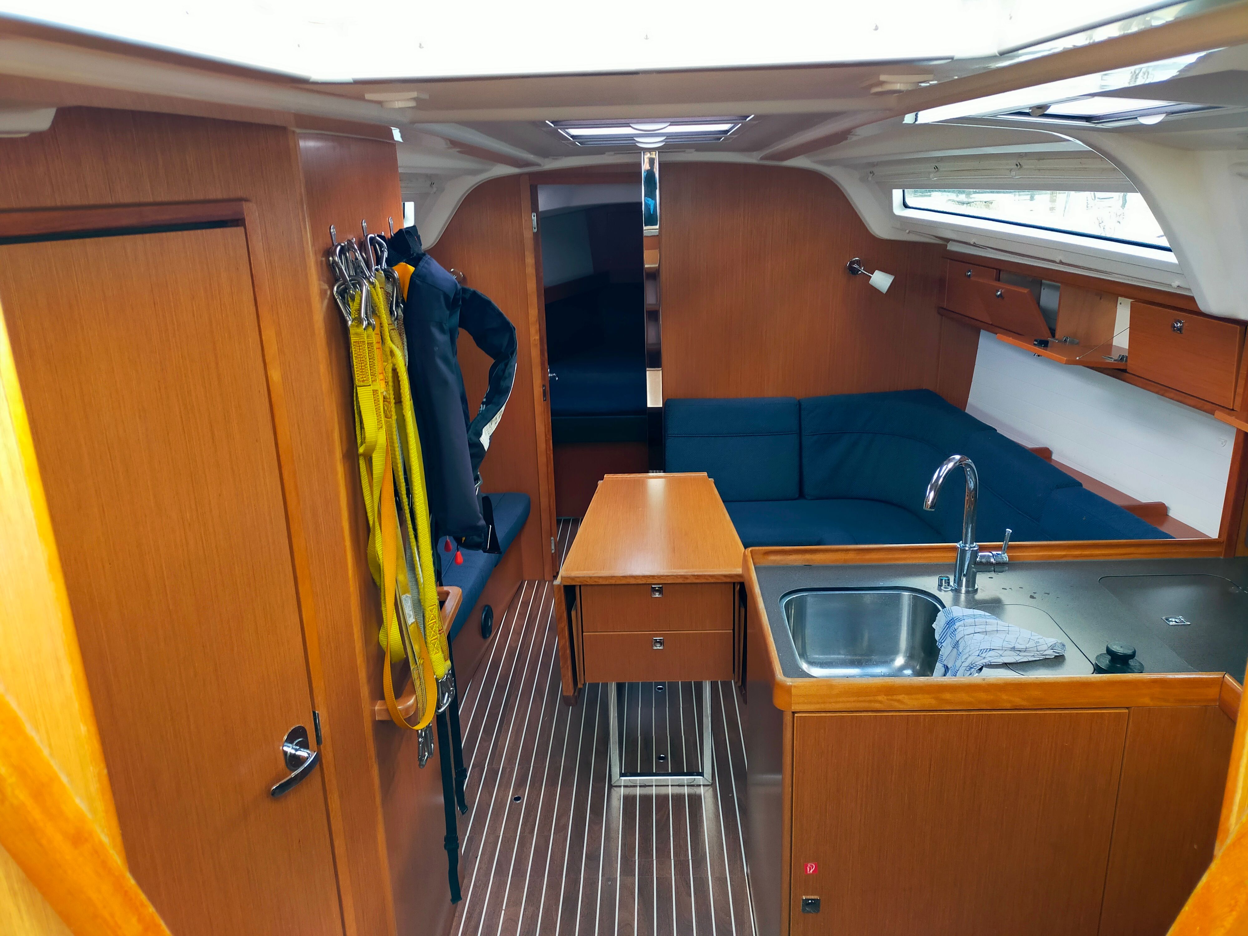 Bavaria Cruiser 37 | Blue Passion