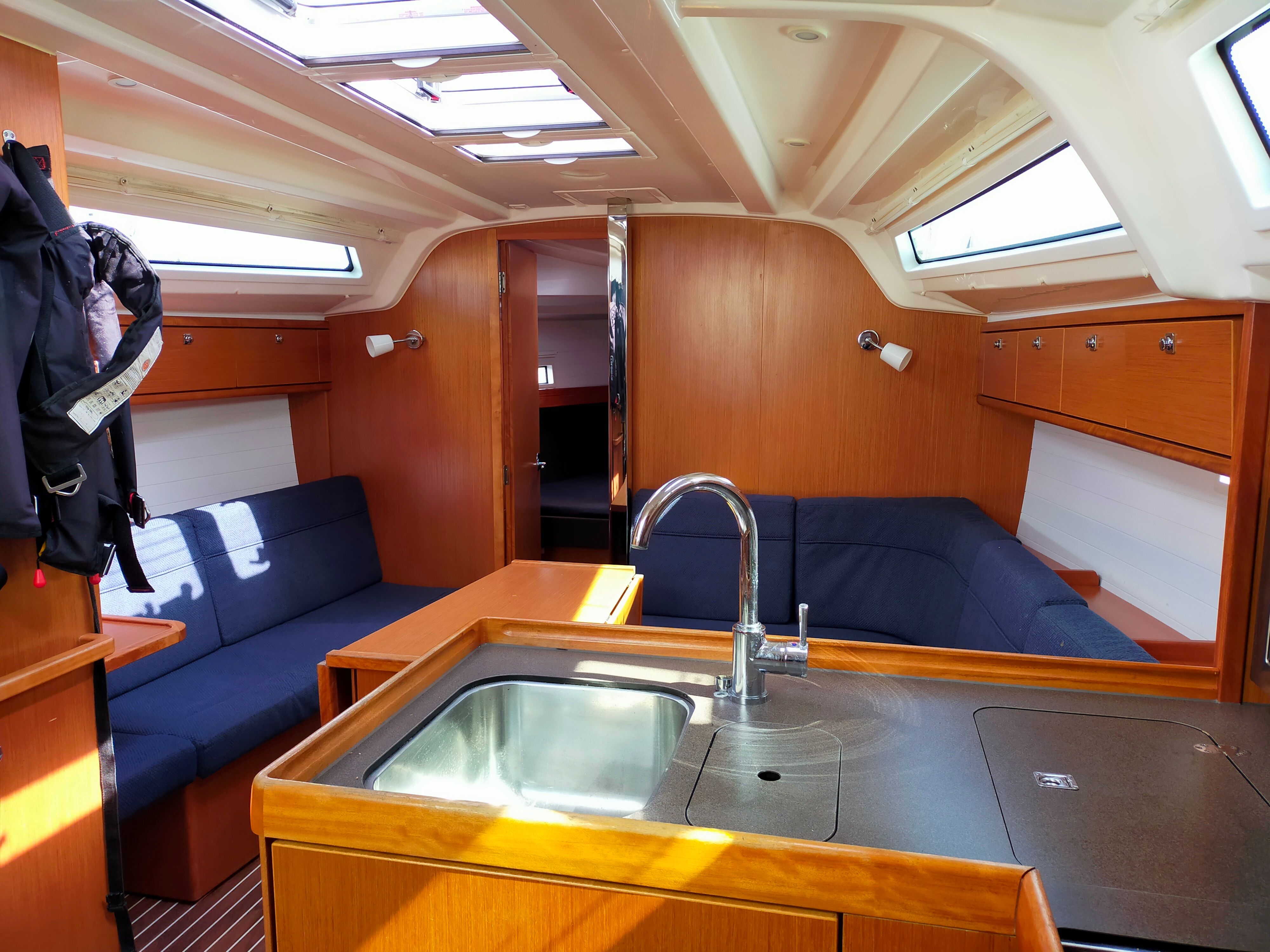 Bavaria Cruiser 37 | Blue Passion