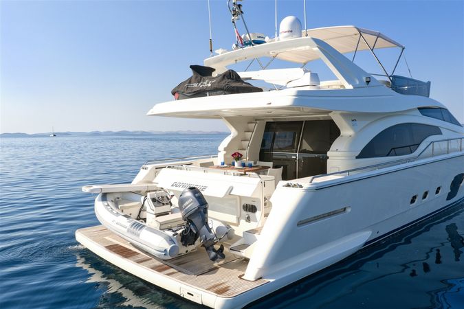 Ferretti 681 | Dominique