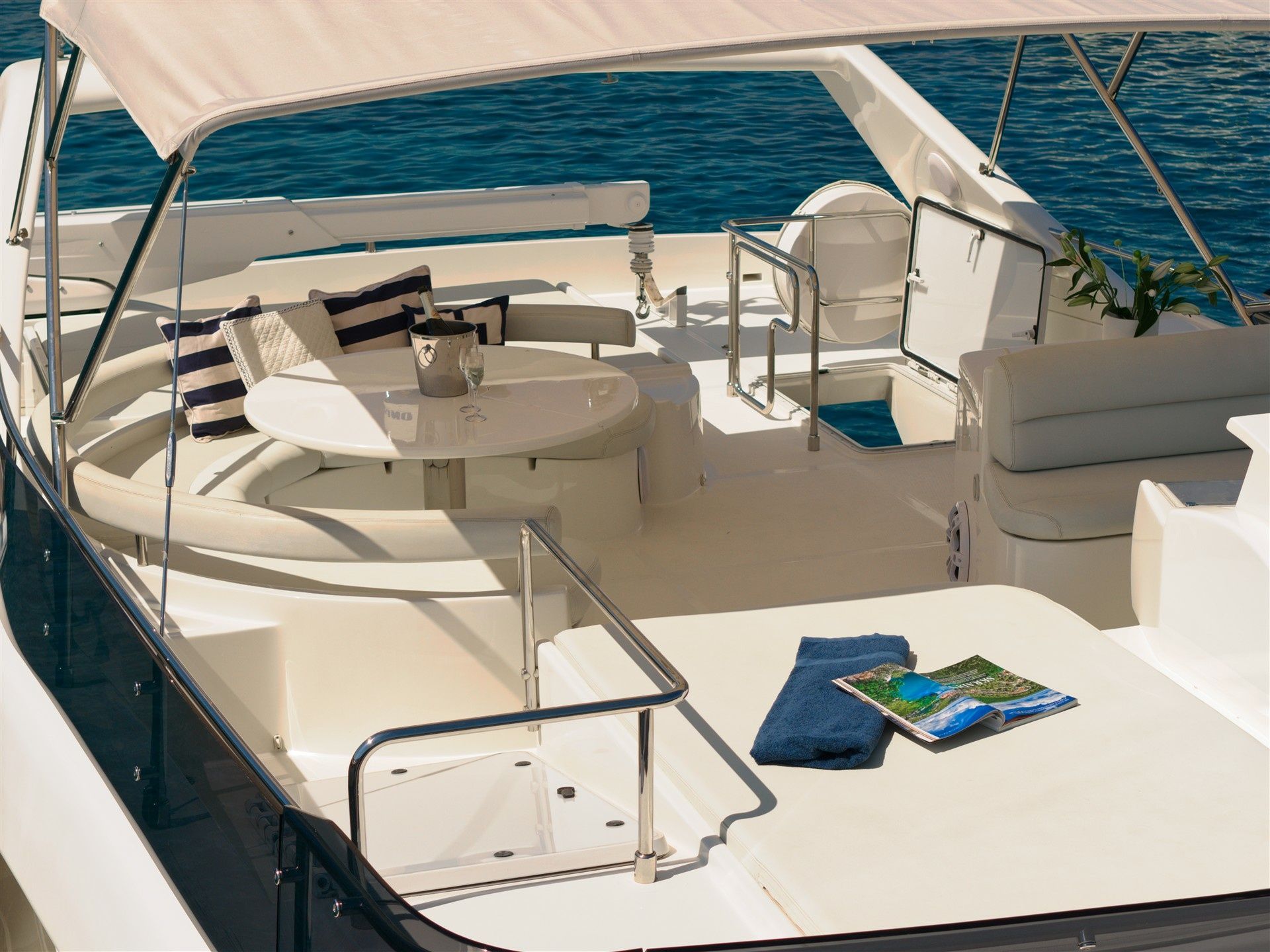 Ferretti 681 | Dominique