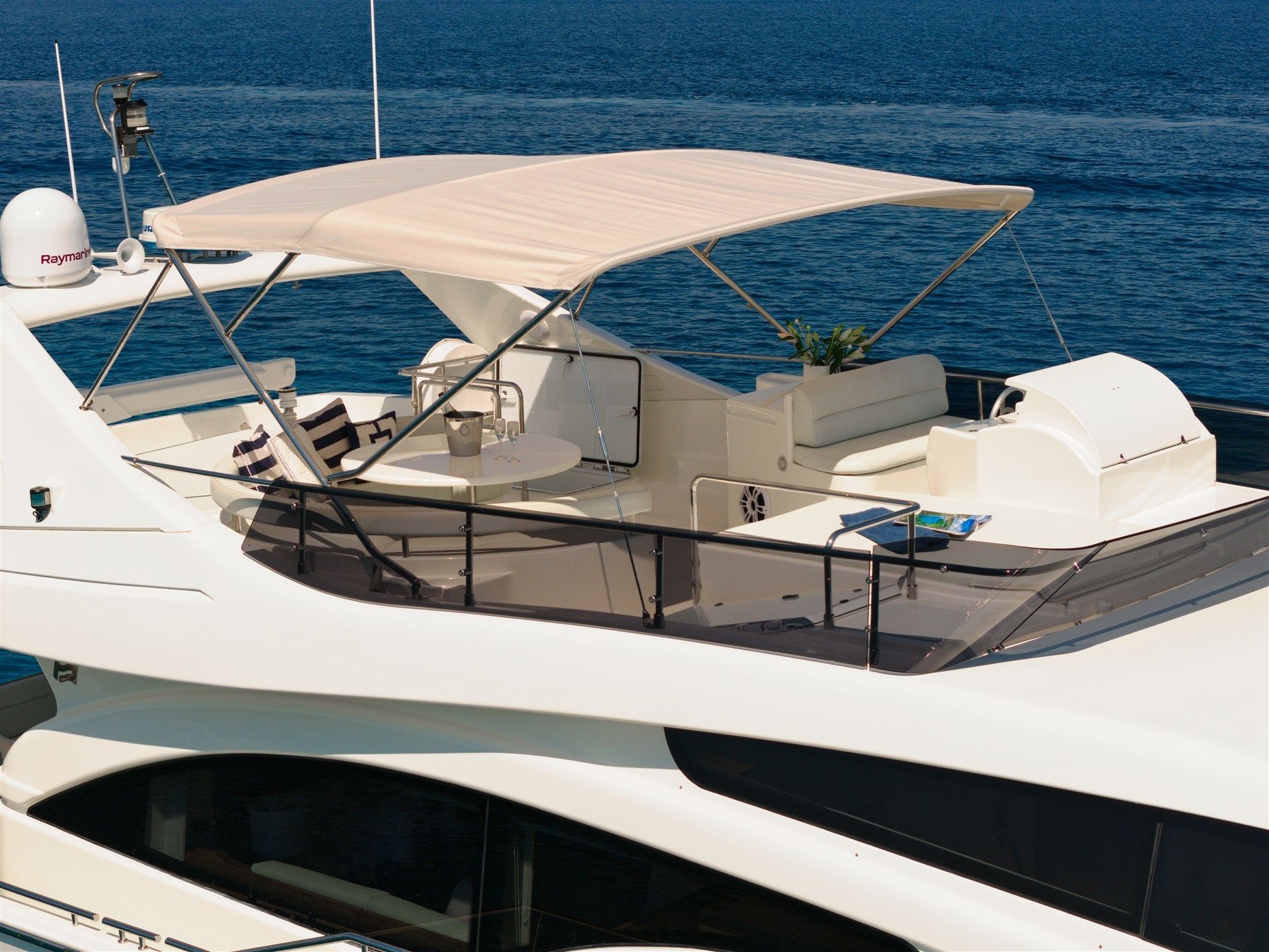 Ferretti 681 | Dominique