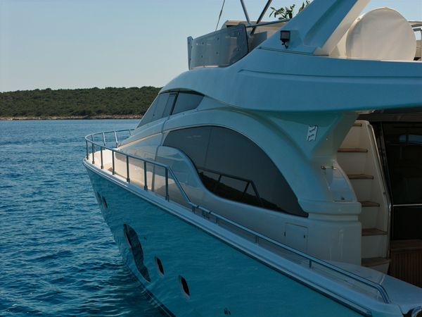 Ferretti 681 | Dominique