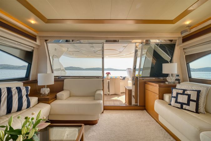 Ferretti 681 | Dominique
