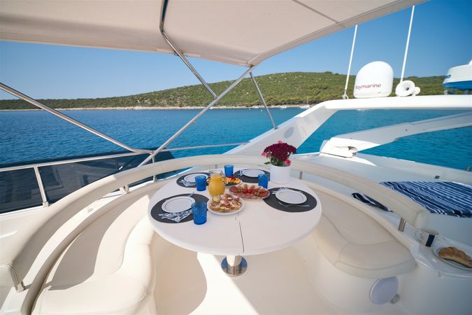 Ferretti 681 | Dominique