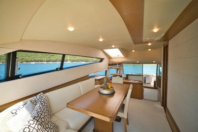 Ferretti 681 | Dominique