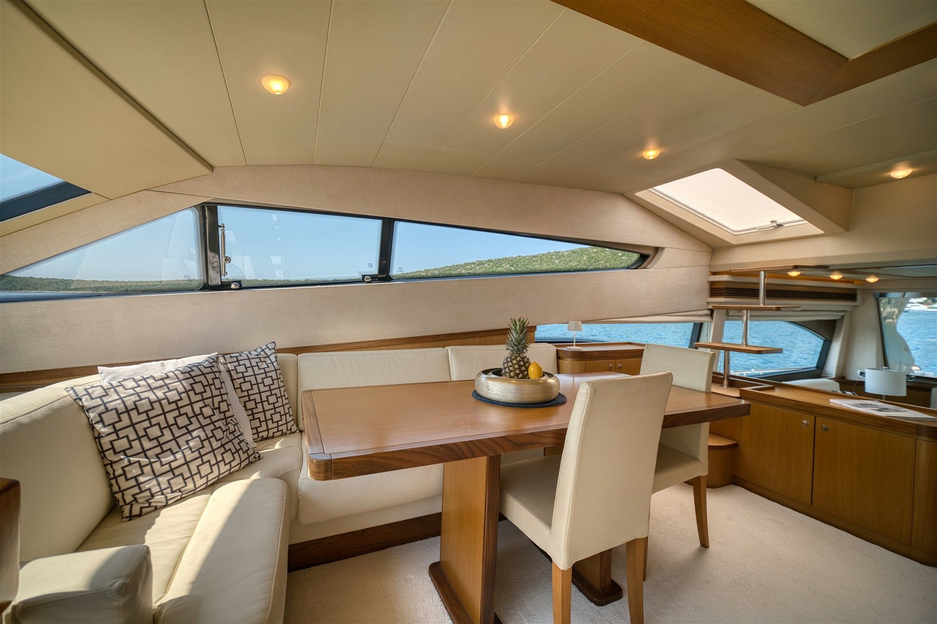 Ferretti 681 | Dominique