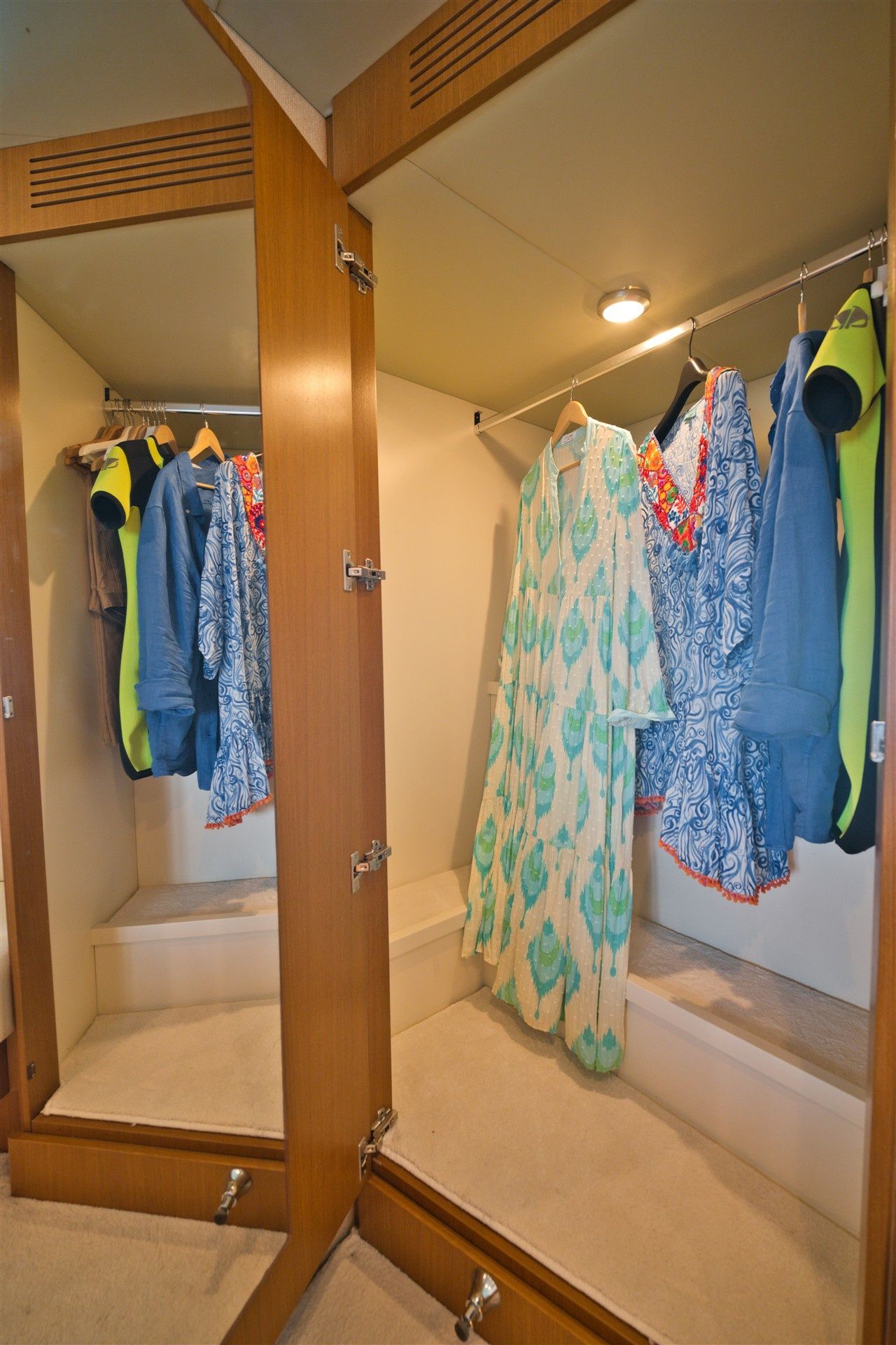 Ferretti 681 | Dominique