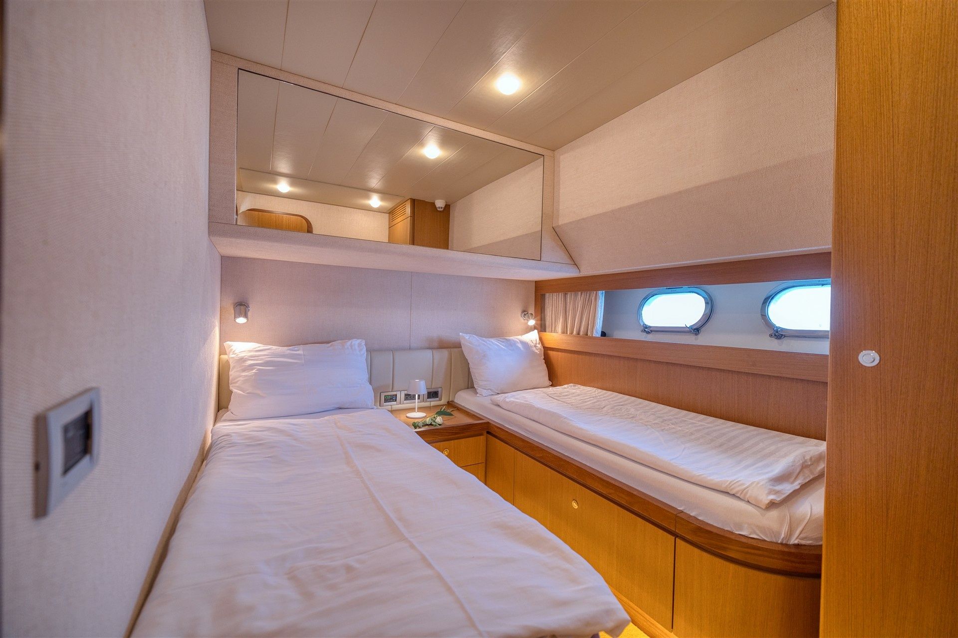 Ferretti 681 | Dominique