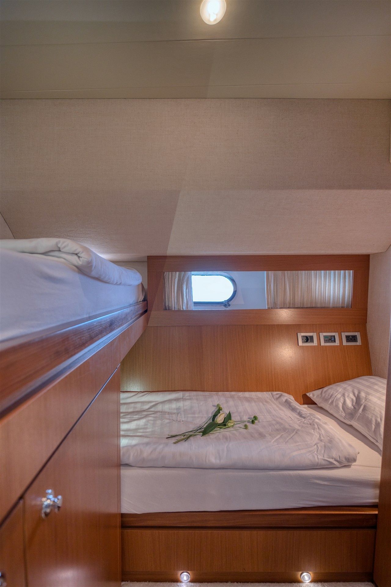 Ferretti 681 | Dominique