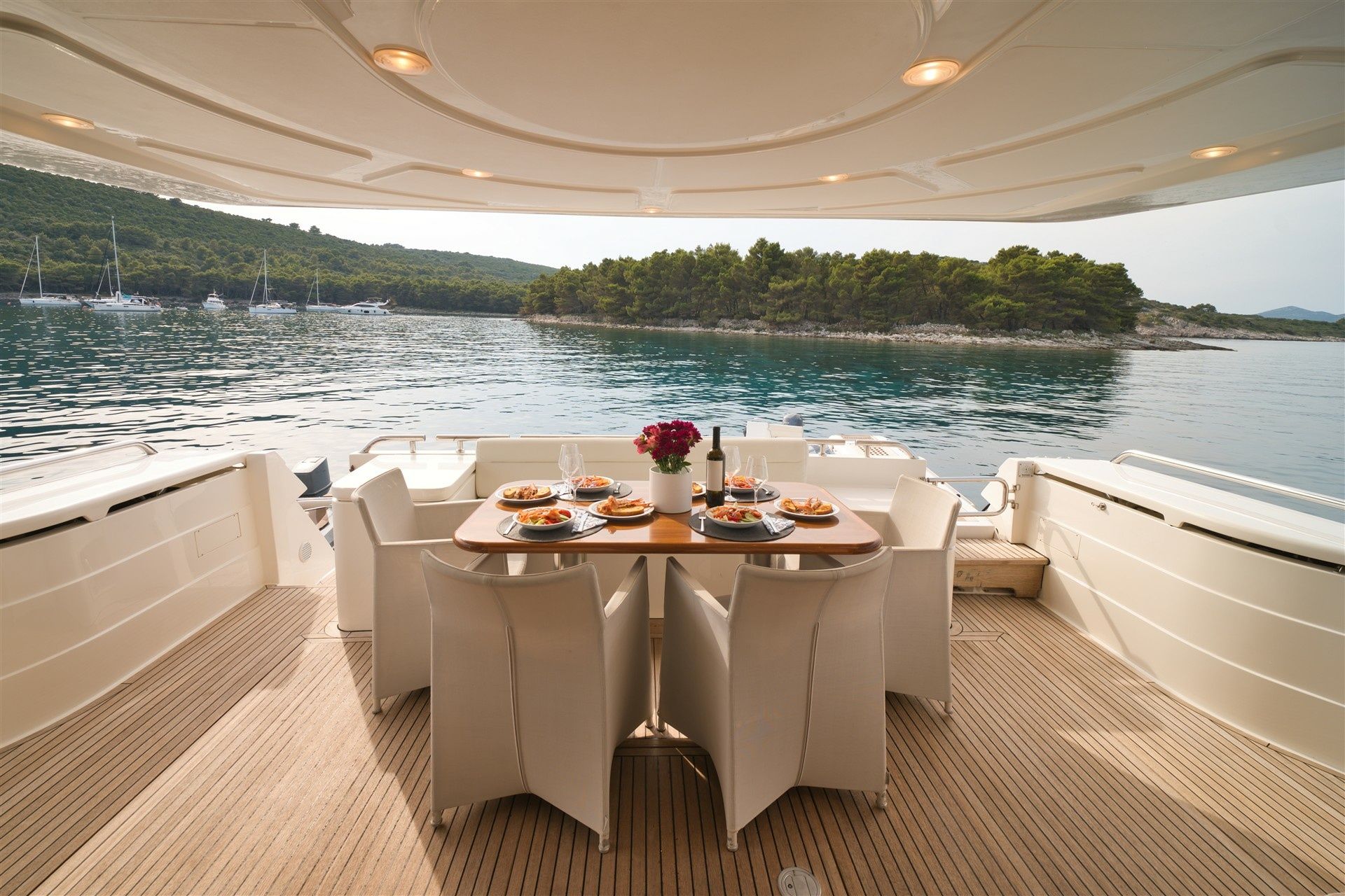 Ferretti 681 | Dominique