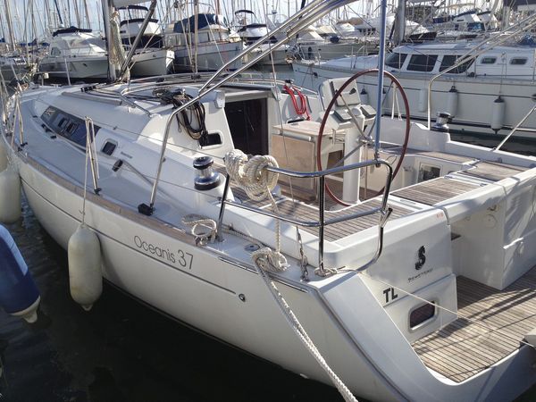 Beneteau Oceanis 37 | Beleza