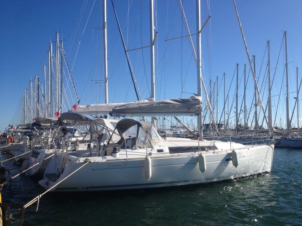 Beneteau Oceanis 37 | Beleza