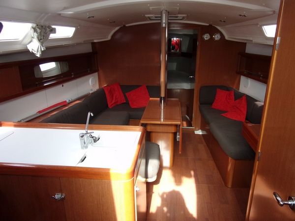 Beneteau Oceanis 37 | Beleza