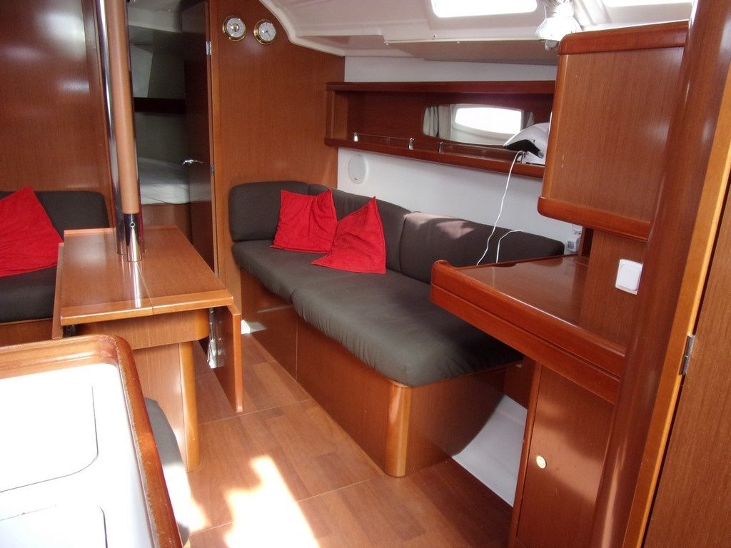 Beneteau Oceanis 37 | Beleza