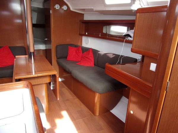 Beneteau Oceanis 37 | Beleza