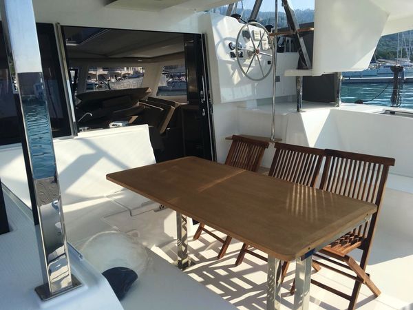 Fountaine Pajot Lucia 40 | Lipara