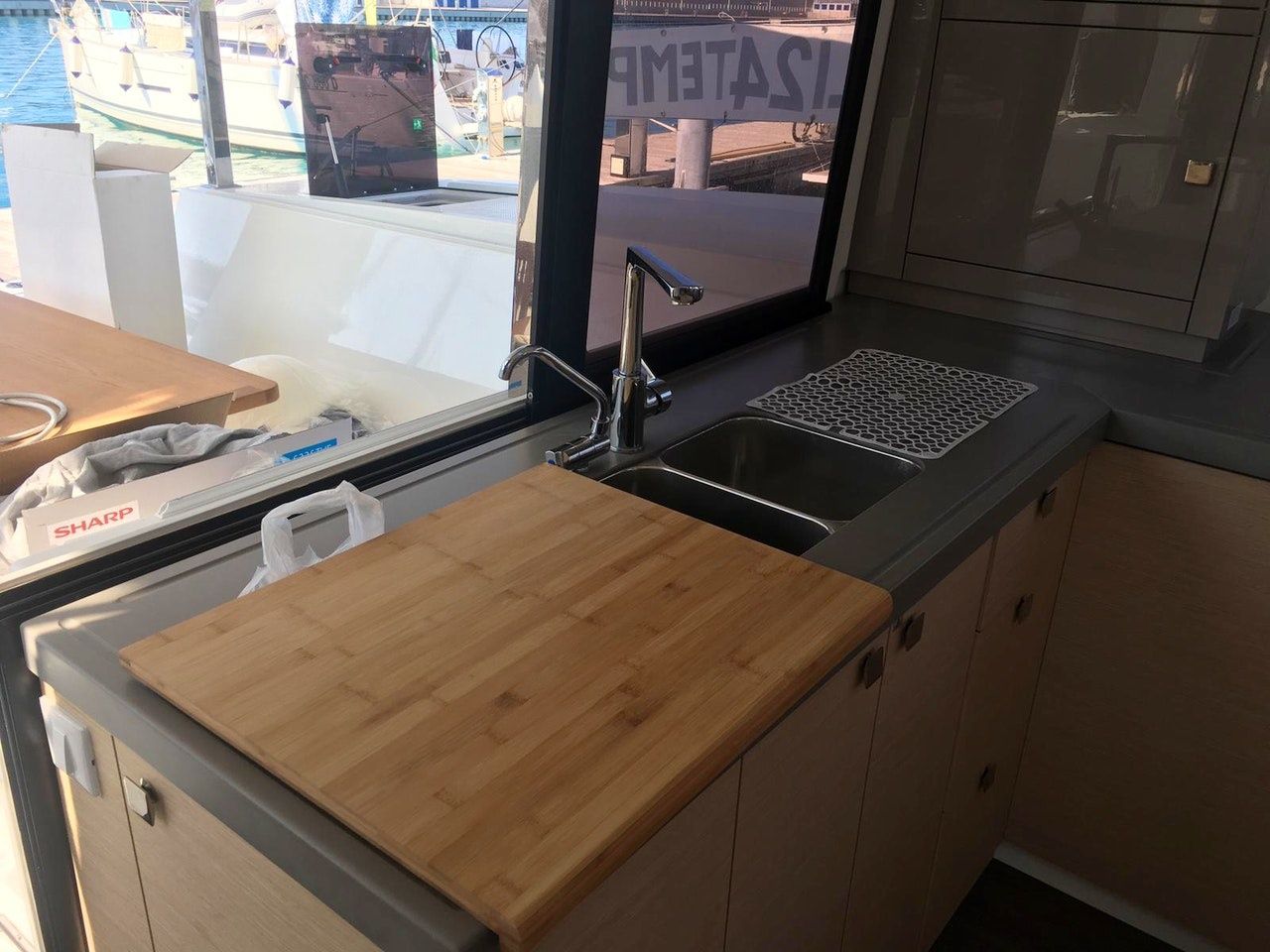 Fountaine Pajot Lucia 40 | Lipara