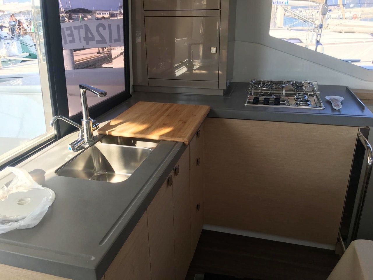 Fountaine Pajot Lucia 40 | Lipara