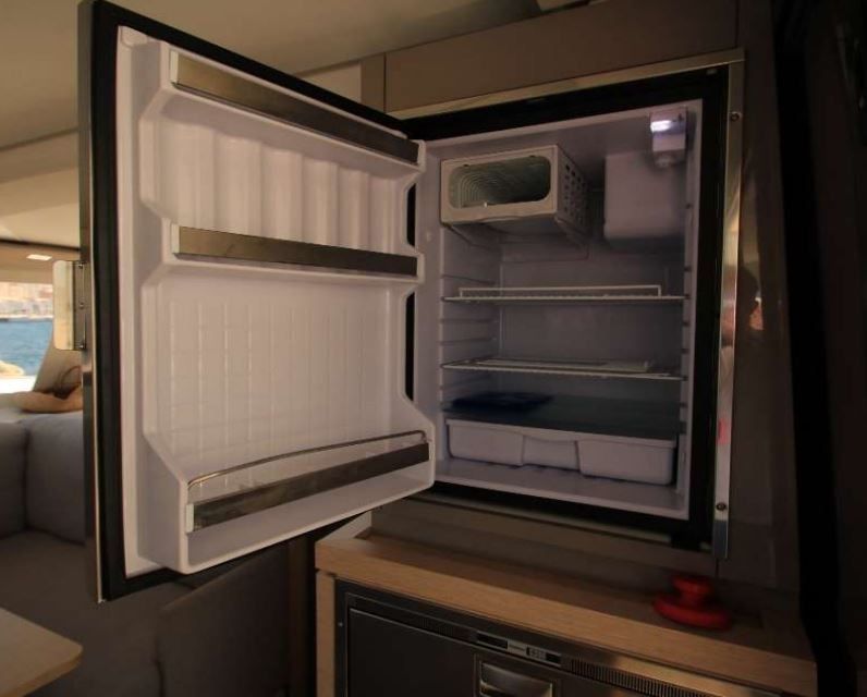 Fountaine Pajot Lucia 40 | Lipara