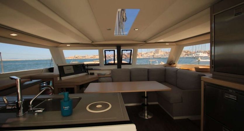 Fountaine Pajot Lucia 40 | Lipara