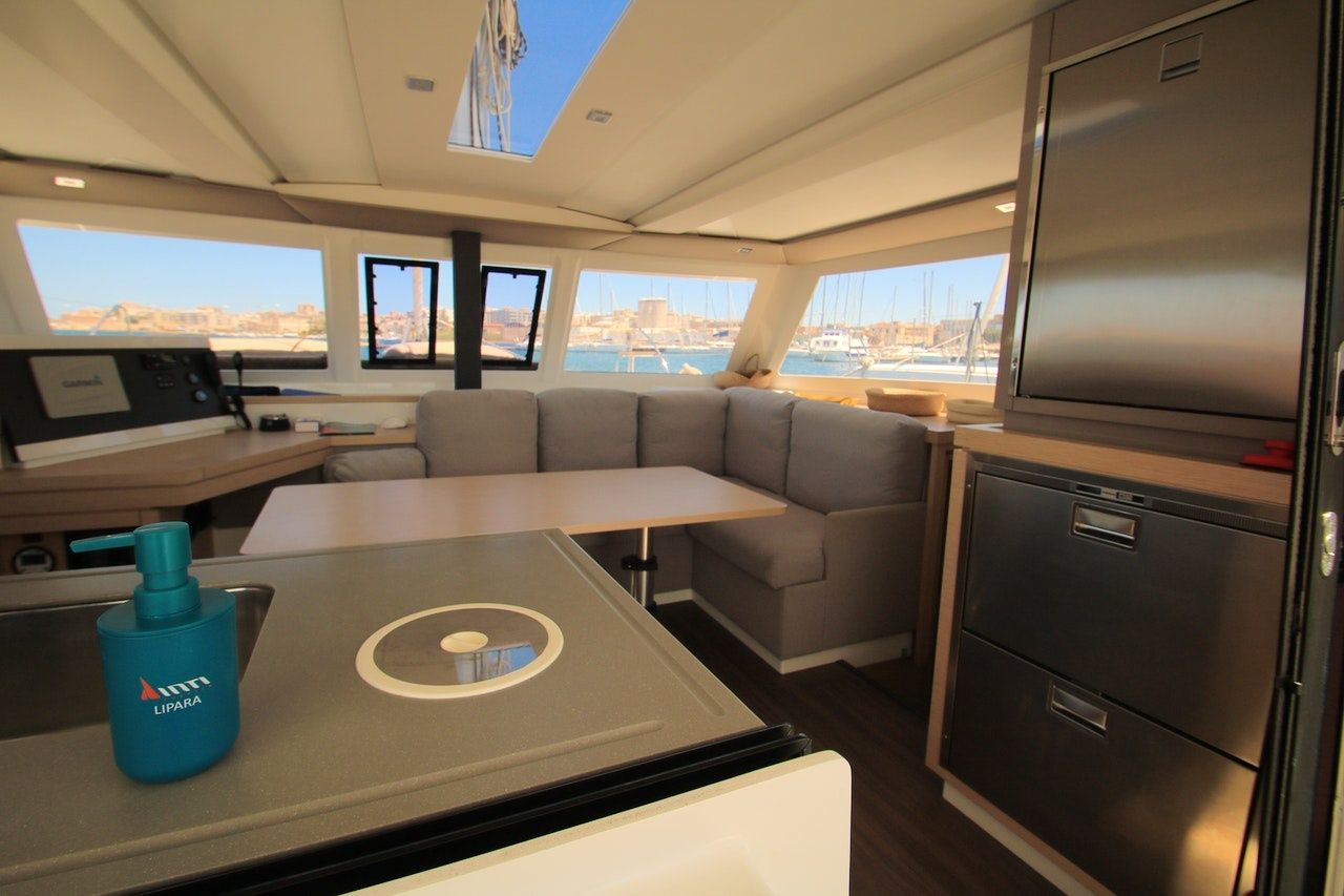 Fountaine Pajot Lucia 40 | Lipara