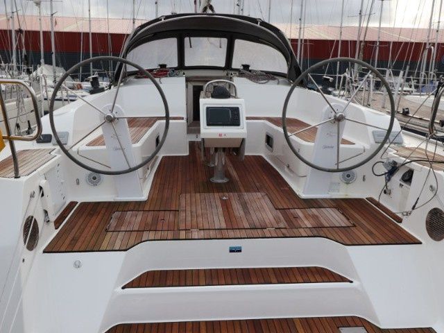 Bavaria Cruiser 46 | Ocean Breeze