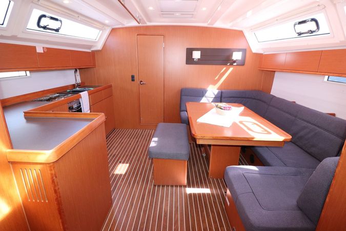 Bavaria Cruiser 46 | Ocean Breeze