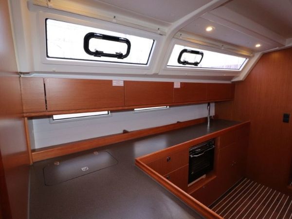 Bavaria Cruiser 46 | Ocean Breeze