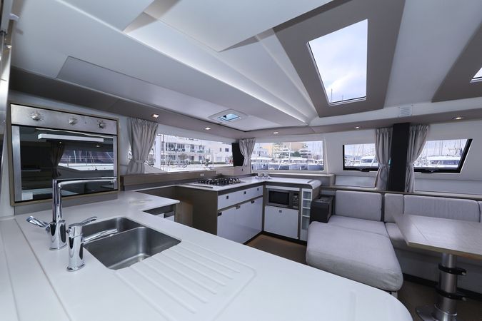 Fountaine Pajot Elba 45 | Sun Office
