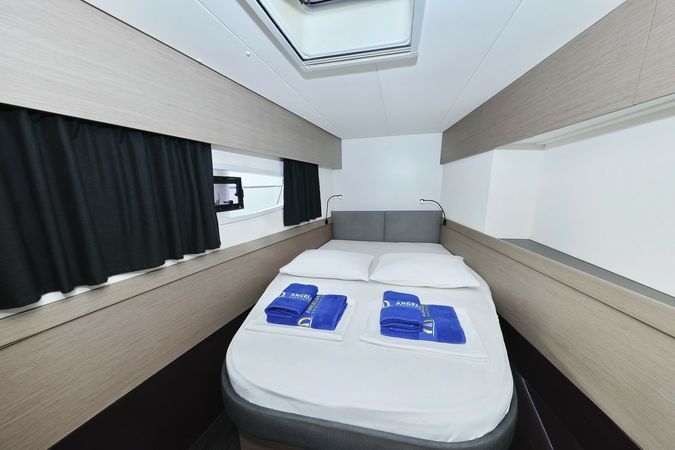 Fountaine Pajot Elba 45 | Sun Office