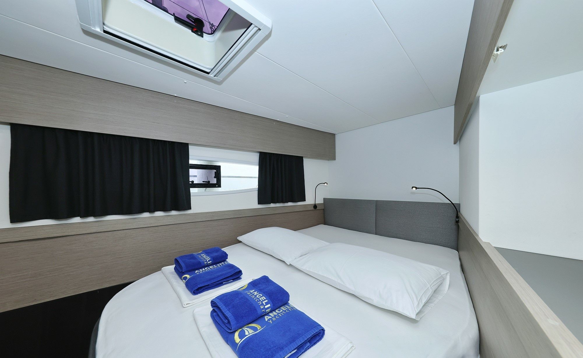 Fountaine Pajot Elba 45 | Sun Office