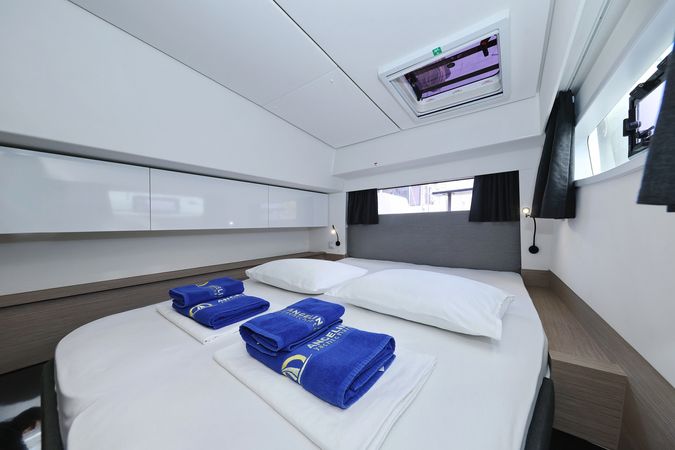 Fountaine Pajot Elba 45 | Sun Office