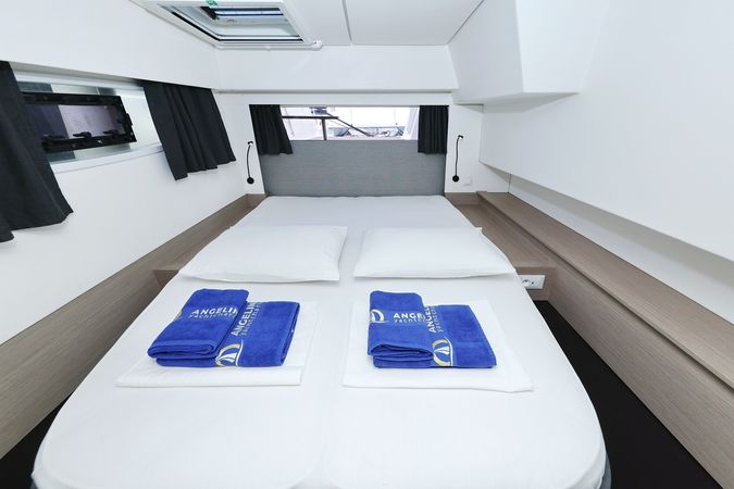 Fountaine Pajot Elba 45 | Sun Office