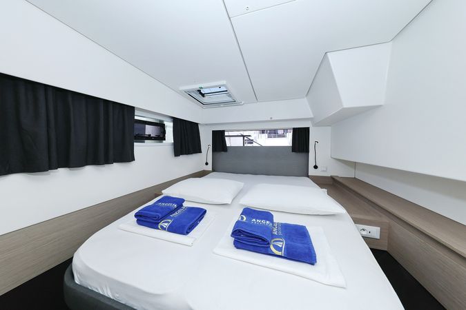 Fountaine Pajot Elba 45 | Sun Office
