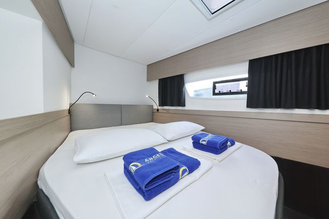 Fountaine Pajot Elba 45 | Sun Office