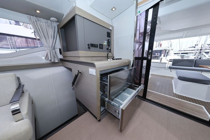 Fountaine Pajot Elba 45 | Sun Office