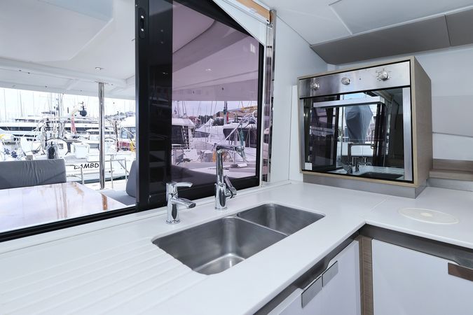 Fountaine Pajot Elba 45 | Sun Office