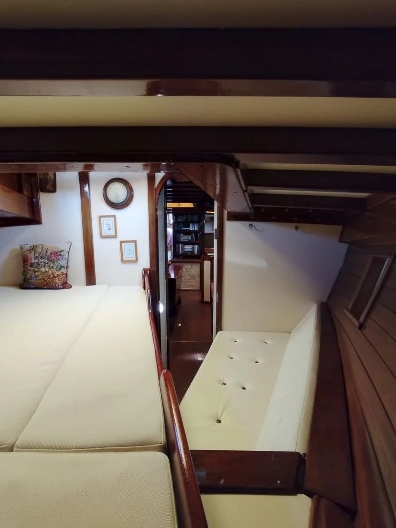 John G Alden Rena Class 0744N | Eclipse