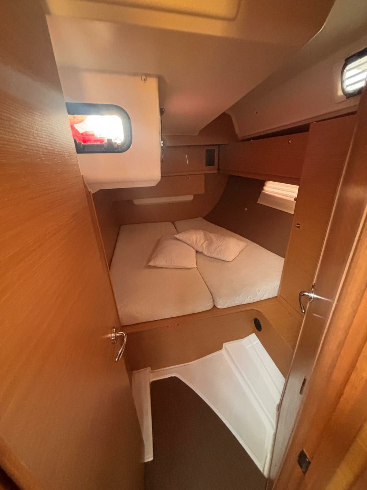 Dufour 512 | Jana