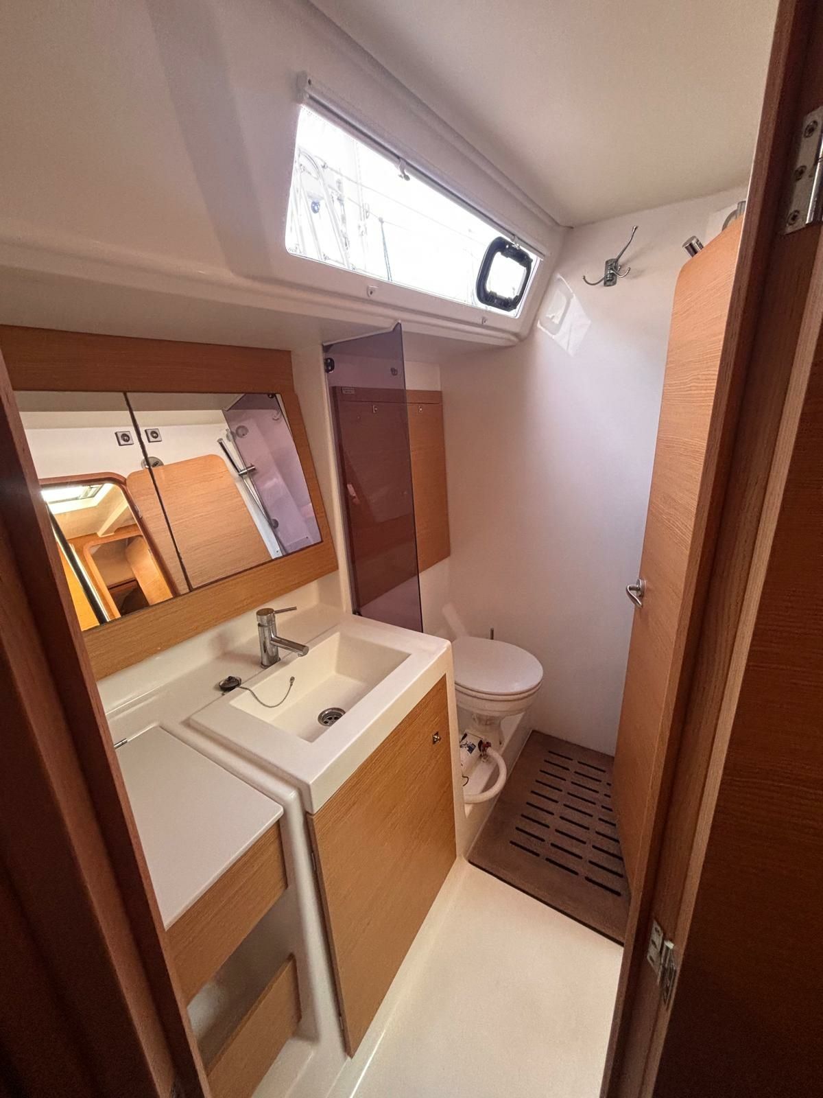 Dufour 512 | Jana