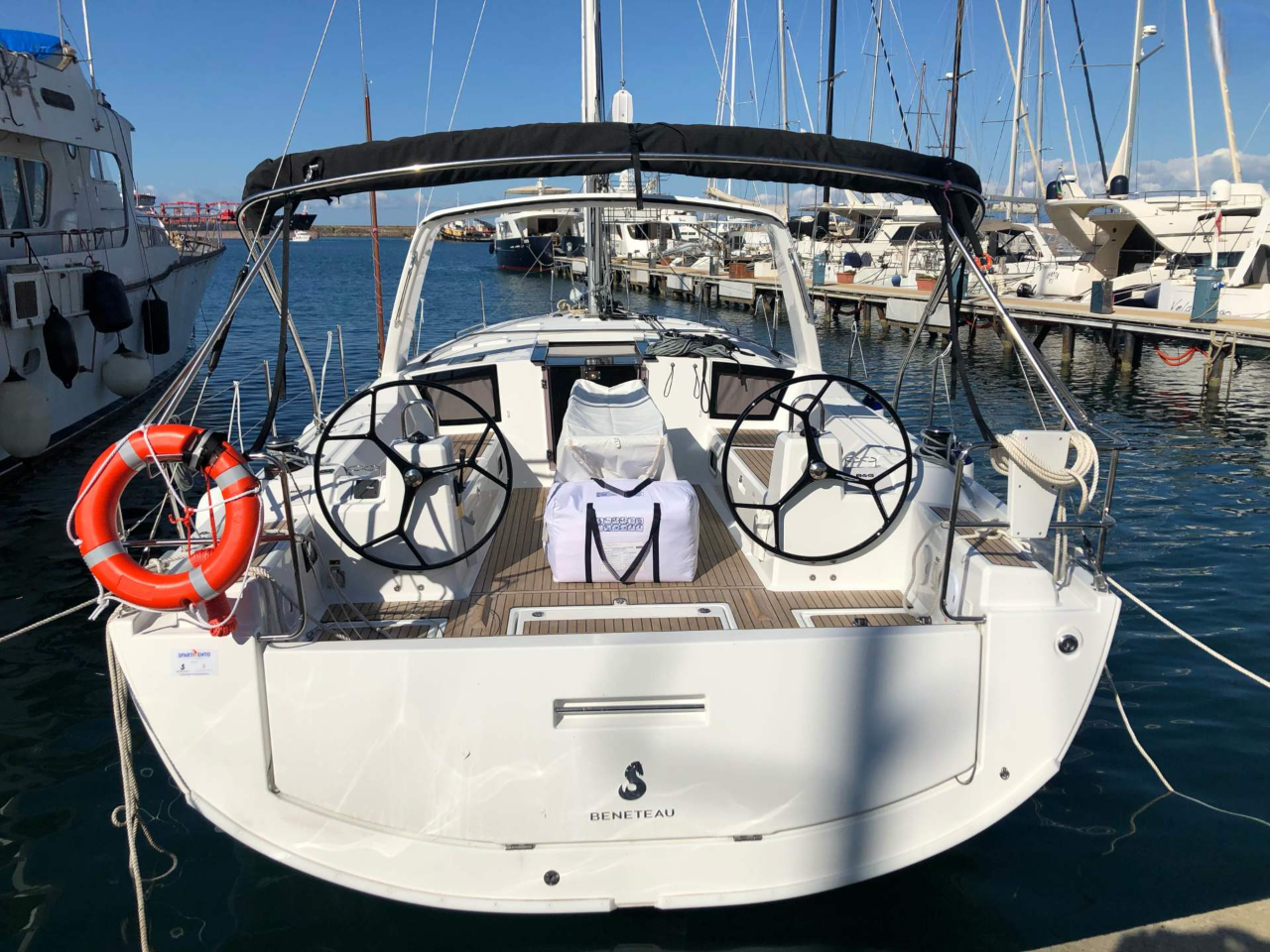 Beneteau Oceanis 41.1 | Kira