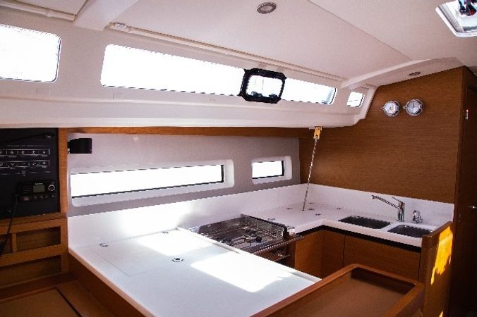 Jeanneau Sun Odyssey 440 | Monolith