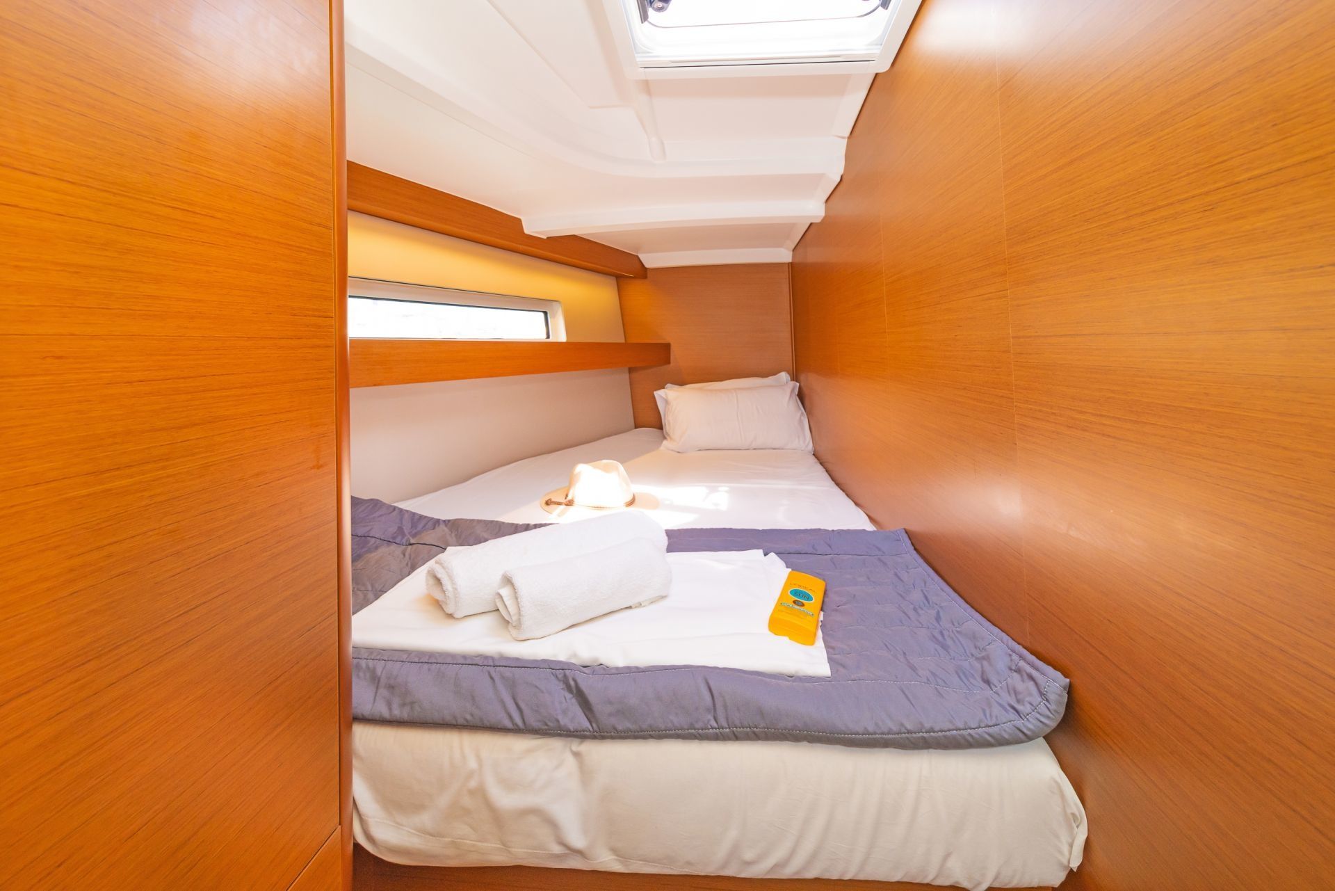 Jeanneau Sun Odyssey 440 | Mike Charlie