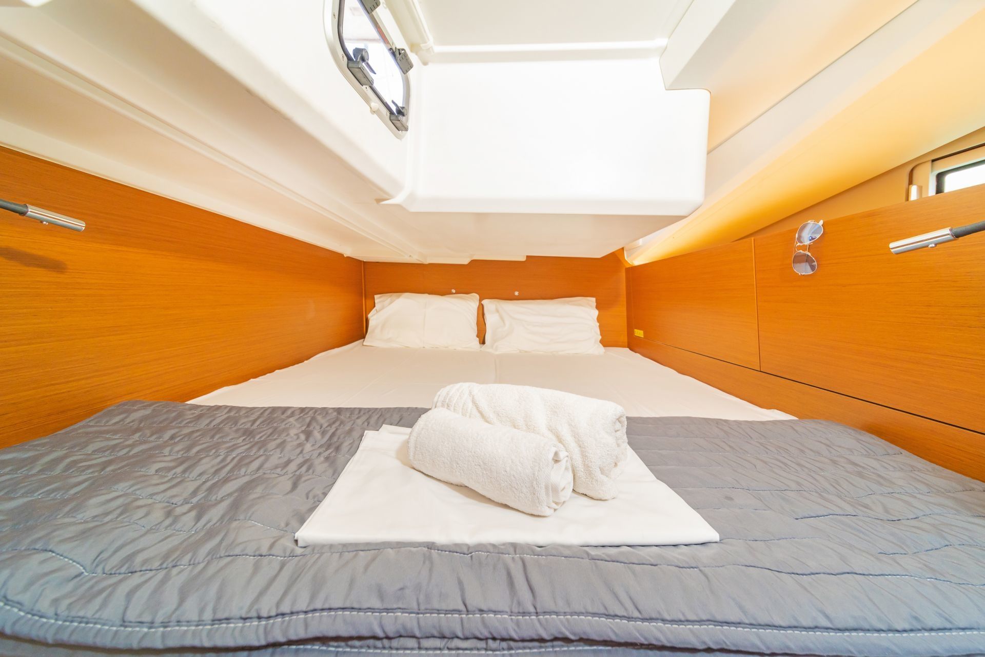 Jeanneau Sun Odyssey 440 | Mike Charlie