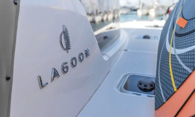 Lagoon 42 | Day One