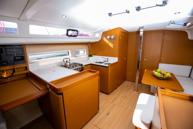 Jeanneau Sun Odyssey 440 | Endeavour