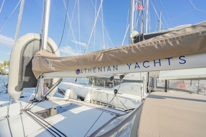 Jeanneau Sun Odyssey 410 | Salty