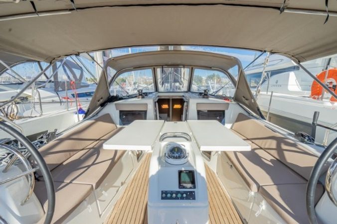 Jeanneau Sun Odyssey 410 | Salty